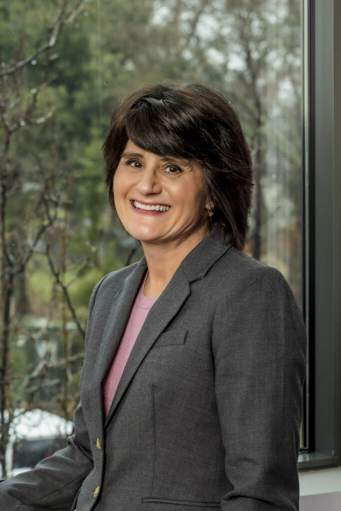 Marla Dovell headshot
